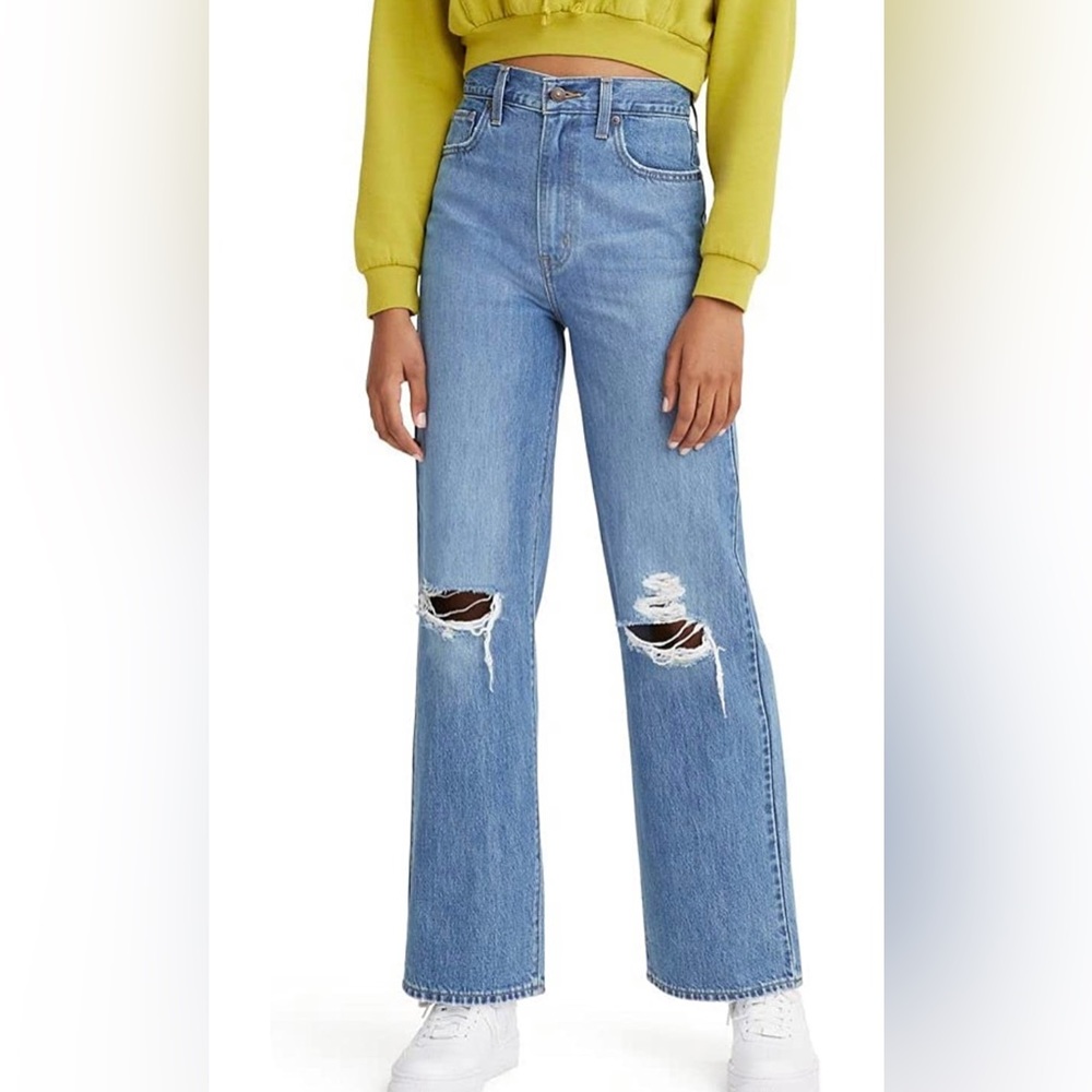 NWT Levi’s high waisted straight distressed jeans